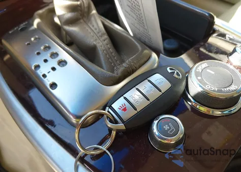 2015 Infiniti Q70 3.7 из США, поврежденный, VIN JN1BY1AP5FM541701